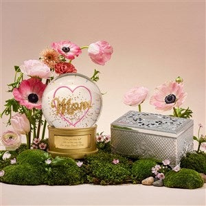 Engraved Anastasia Clover Music Box