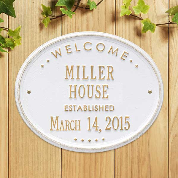 Personalized Welcome House Plaque - Oval Metal Design - 1356D