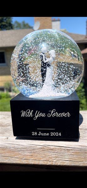 Wedding Couple Personalized Musical Snow Globe